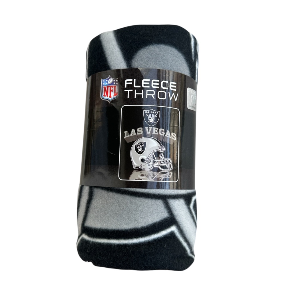 NFL Northwest Las Vegas Raiders Throw fleece gray black 50" x. 60" NWT